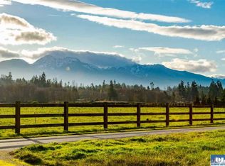 415 Shore Rd, Pt Angeles, WA 98362