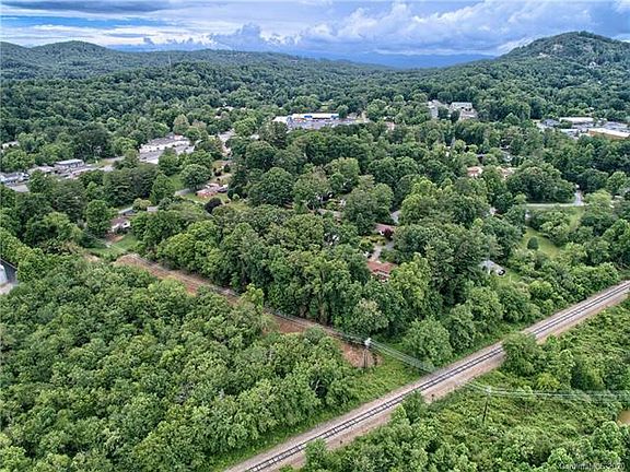 4th image of Franklin Dr #5-7-12