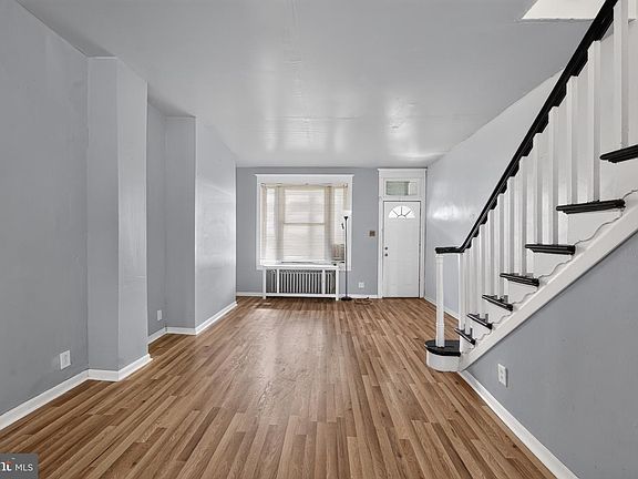 4th image of 2220 S Croskey St