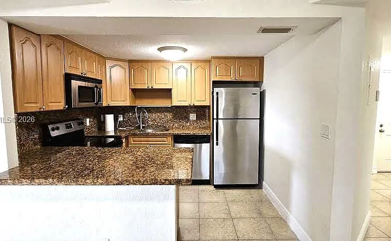 8290 Lake Dr #332 — Photo 5