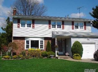 276 Hilda St, East Meadow, NY