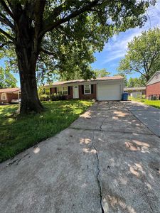 1732 Grafton Dr, Saint Louis, MO, 63136