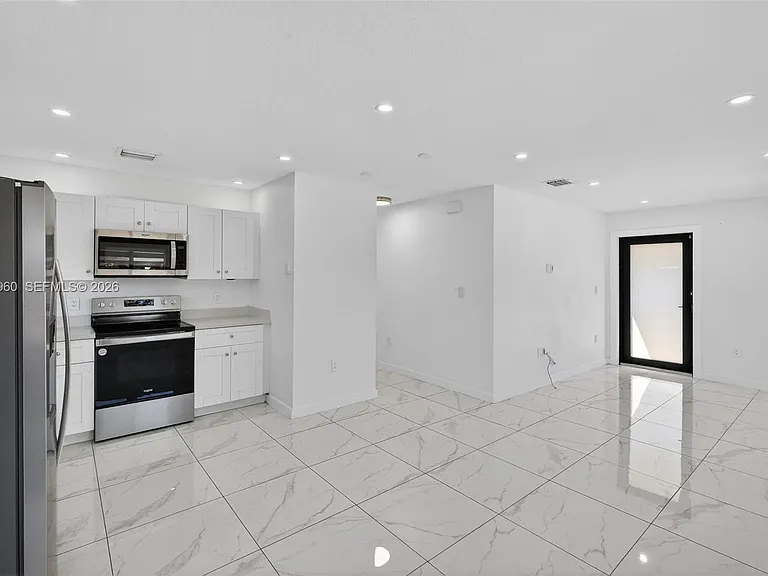 2492 SW 44th St #2492 — Photo 9