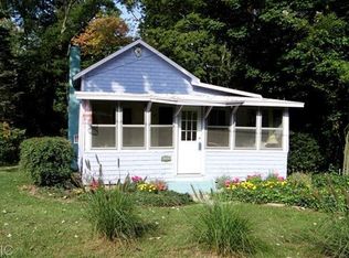 1060 Elizabeth St, Saugatuck, MI 49453