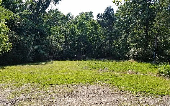 3rd image of 61 Wildwood Dr