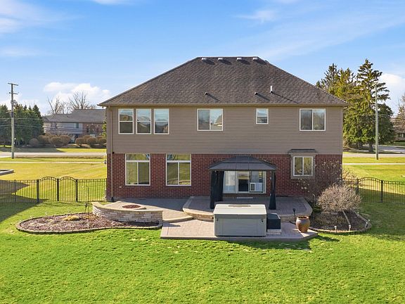 3rd image of 18081 25 Mile Rd