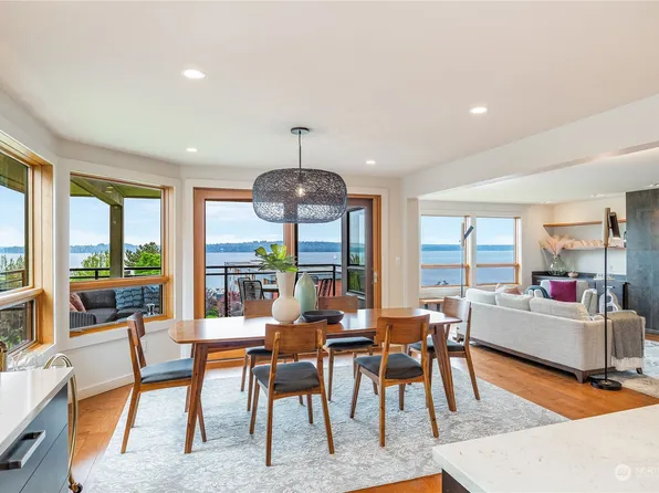 725 1st Street S #201, Kirkland, WA 98033