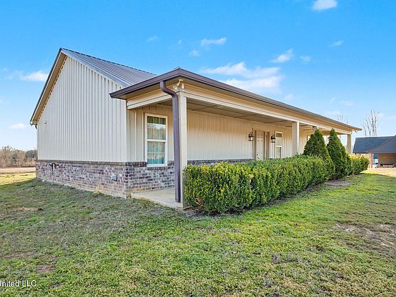 3rd image of 14999 Fairview Rd