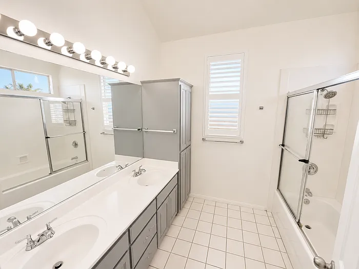 1045 Beryl St — Photo 6
