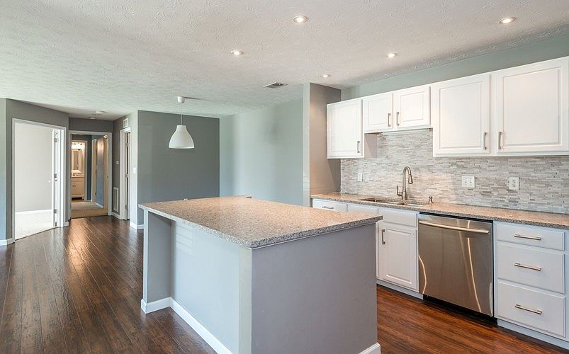 1st image of 3048 Westminster Dr APT 101