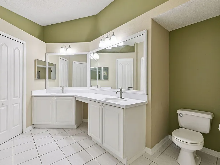13750 Huntwick Dr — Photo 27