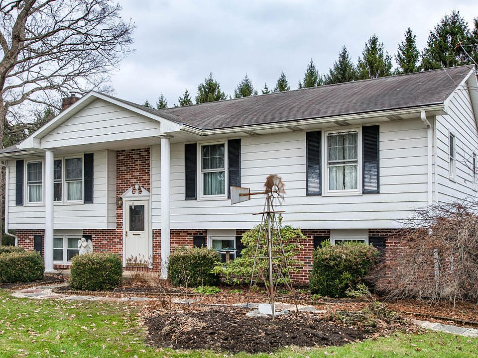 1st image of 51 Oak Ln