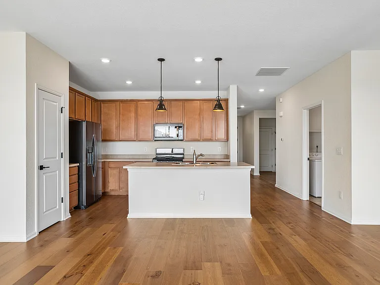 855 N Waterloo Cir — Photo 3
