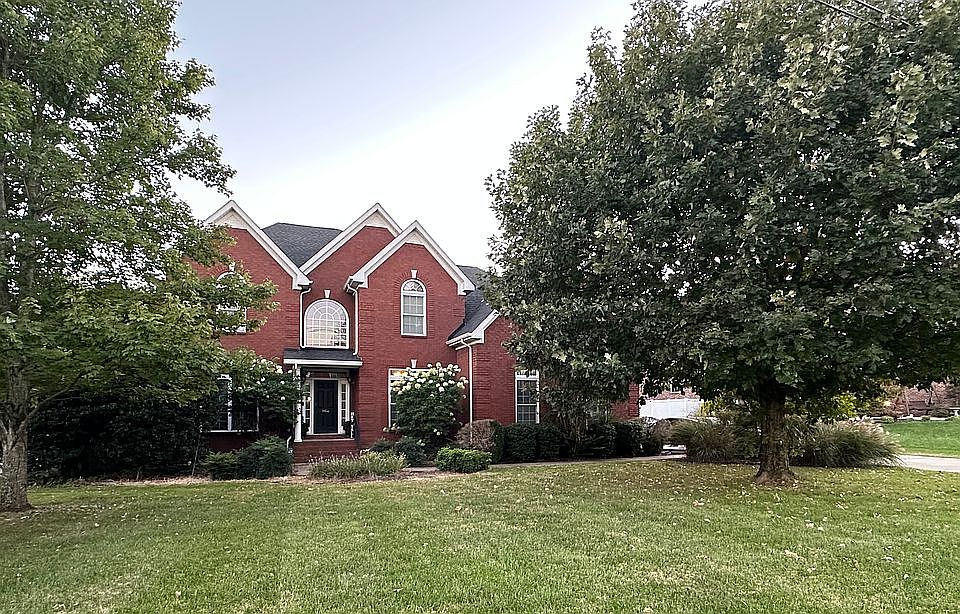 1st image of 2043 Woodcliff Dr