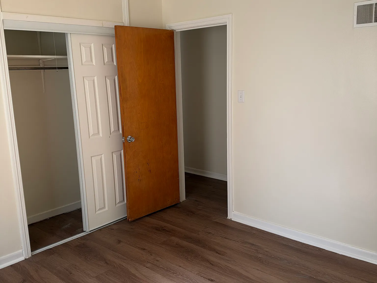 2 bed, 1000 sqft, $1,800 — Photo 4