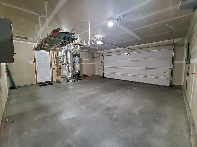 2421 S Arthur Ct — Photo 24