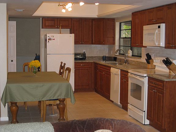 3rd image of 14734 Lake Forest Dr