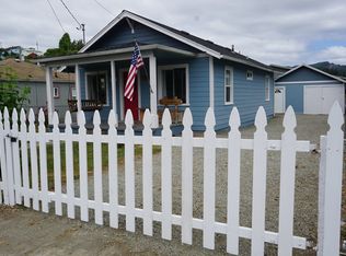 811 C St, Myrtle Point, OR 97458