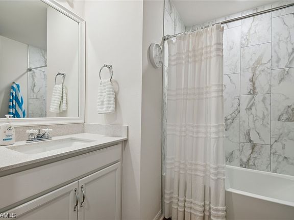 5th image of 2920 NE 6th Place Cpe