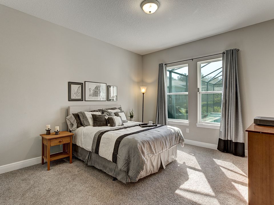 Guest bedroom