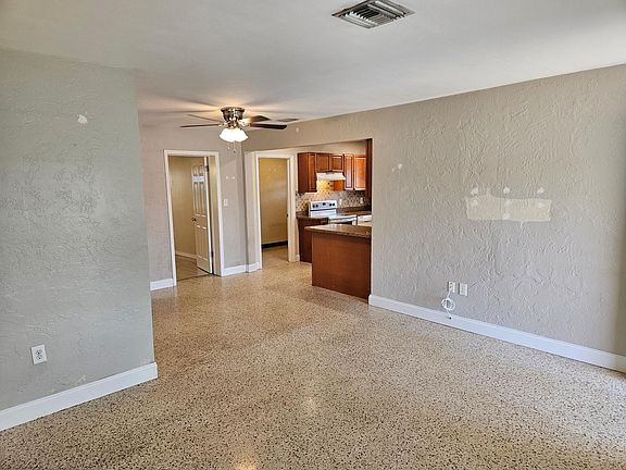 5th image of 10433 50th Avenue Cir N