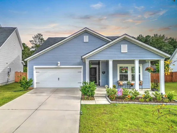 66 Red Bluff St, Summerville, SC 29483