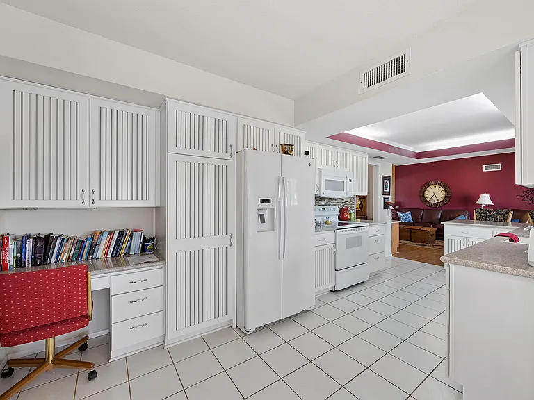 21414 N Palm Desert Dr — Photo 14