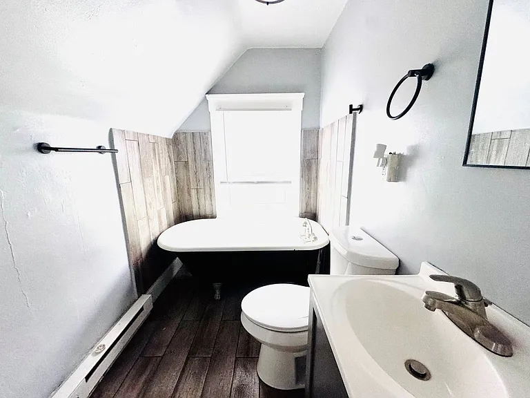 11521 Tuscora Ave — Photo 10