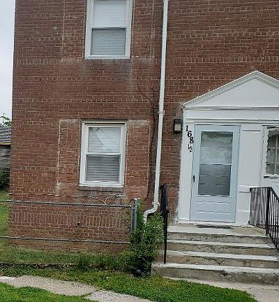 3rd image of 168 1/2 Bonner St