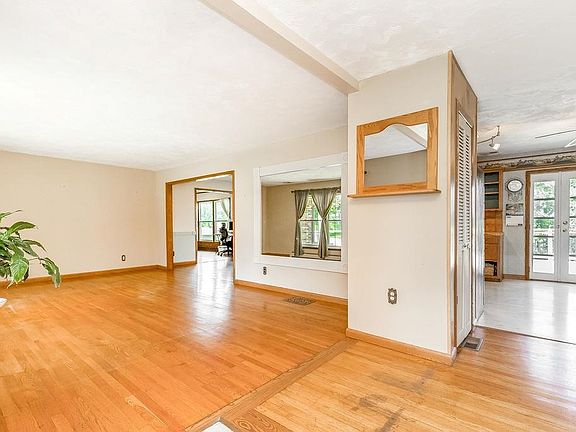 4th image of 18500 E Hanthorn Dr