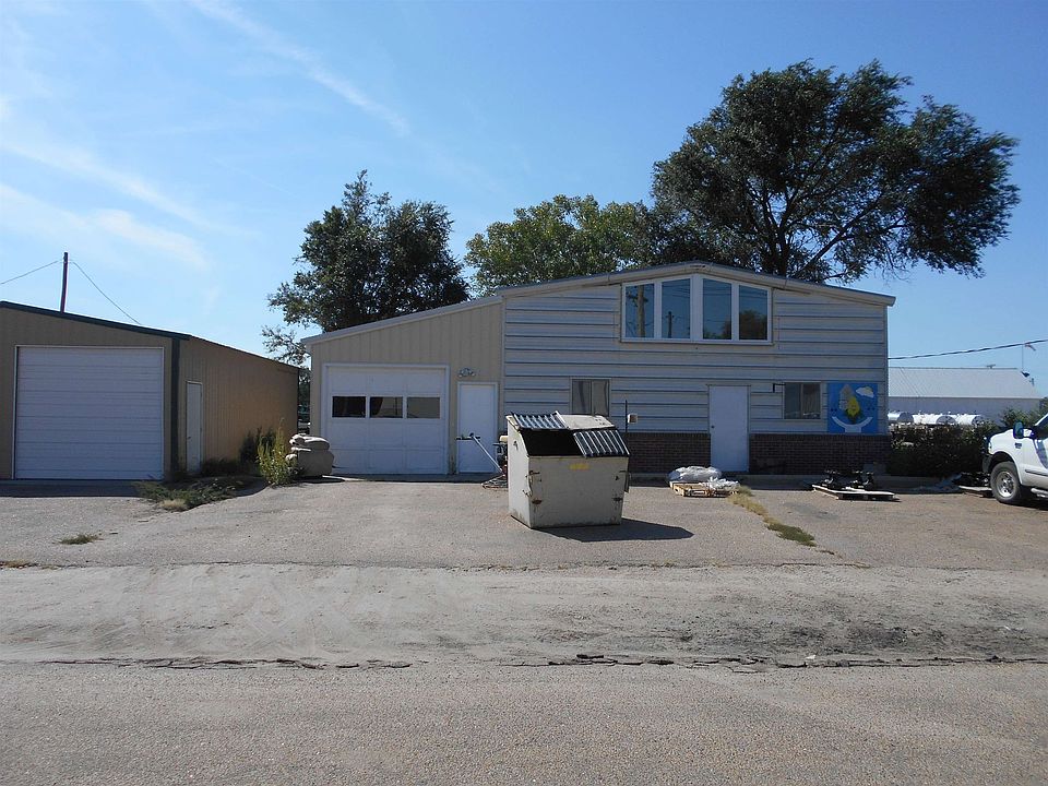 2nd image of 106 S Podunk Ave