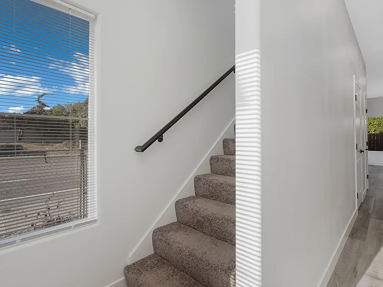 42 Kamilah Deyn Cir — Photo 6