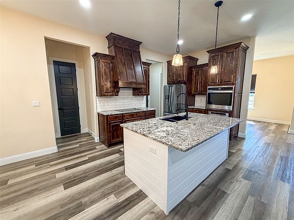 5th image of 1290 County Road 2175