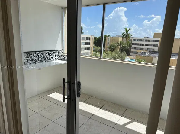 6831 SW 147th Ave APT 4G1, Miami, FL 33193