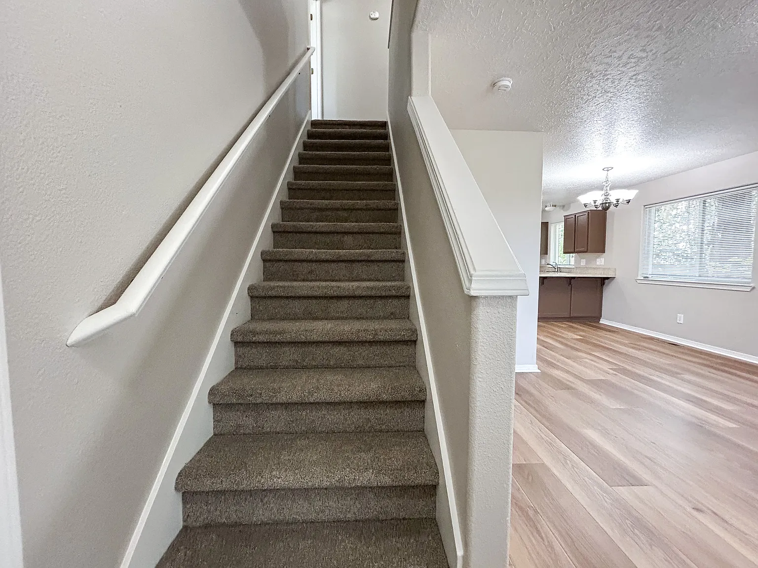 3 bed, 2.5 bath, 1100 sqft, $2,250 — Photo 3