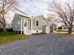 31 Reservoir Rd, Middletown, RI 02842