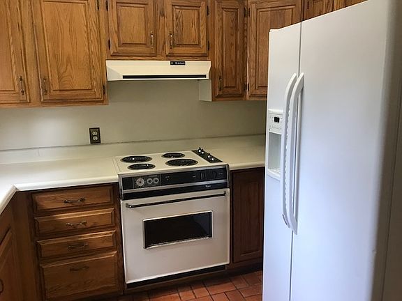 5th image of 2104 E Blackford Ave