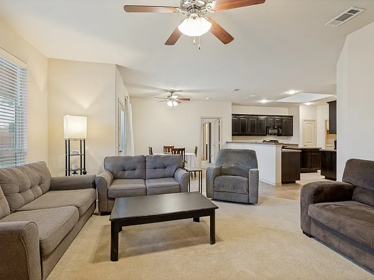 540 Vidalia Ct — Photo 8