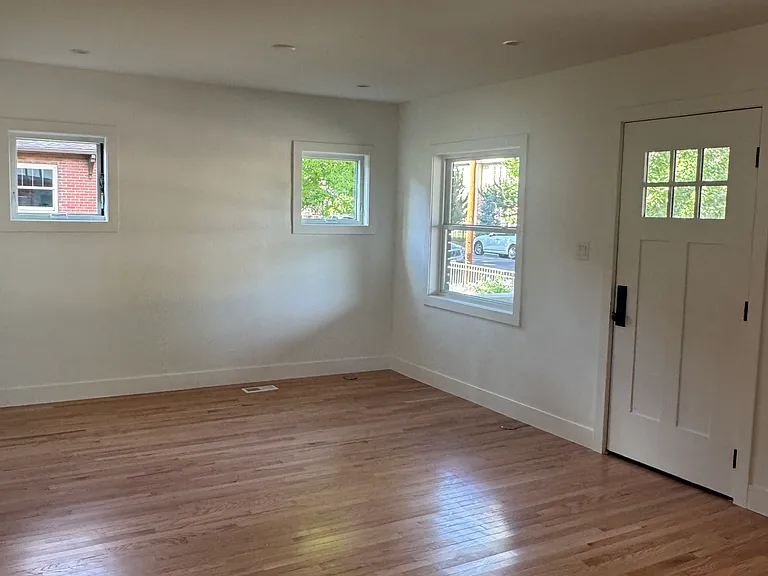 491 S Franklin St — Photo 3