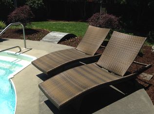 9909 Tealridge Ln, Charlotte, NC 28277