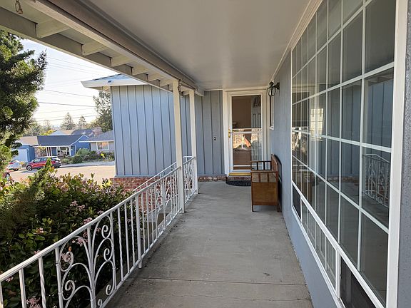 4th image of 4806 Lodi Way