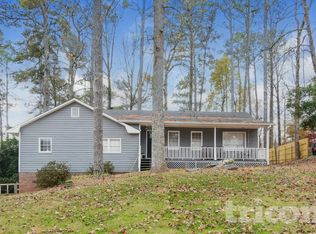 324 Pioneer Cir, Woodstock, GA 30188