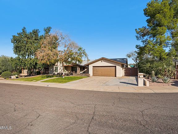 5th image of 1810 E HARMONT Drive