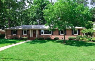 204 Norwood Dr, Colonial Heights, VA
