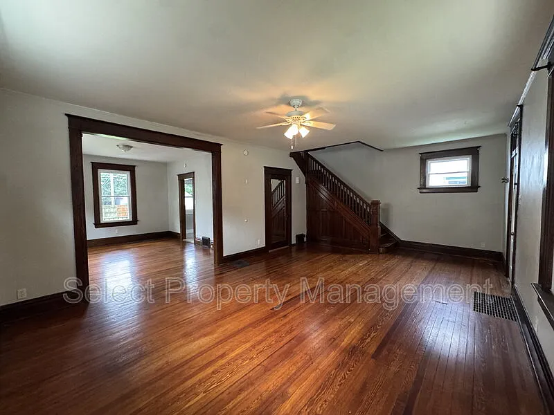 3 bed, 2.0 bath, 1440 sqft, $1,449 — Photo 3