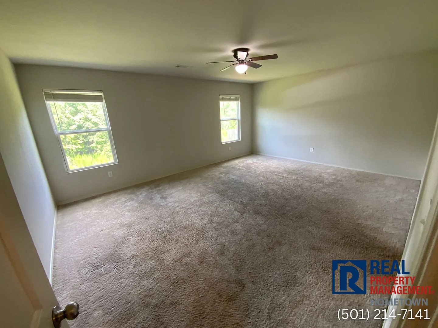 Beautiful 4-Bedroom Home in Bauxite with Spacious Backyard — Photo 4