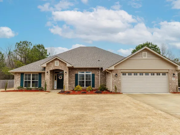 893 Barkley Dr, Alabaster, AL 35007