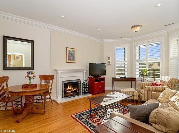 3rd image of 1701 N Crilly Ct APT 4W
