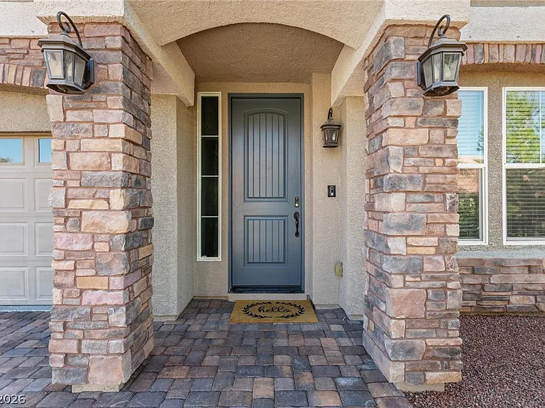 10116 Cascadia Creek St — Photo 4