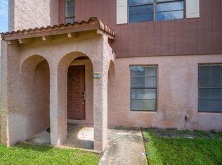 48 Madrid Ln #1-16, Davie, FL 33324